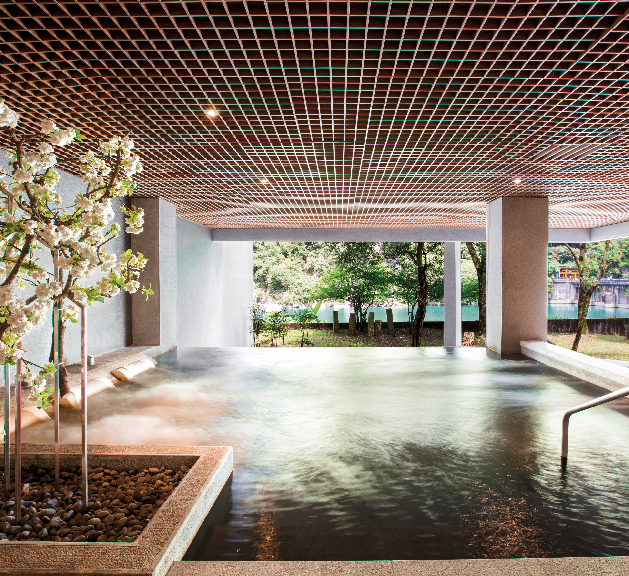 Twin-City Journey · Embrace Moments of Refined Ease