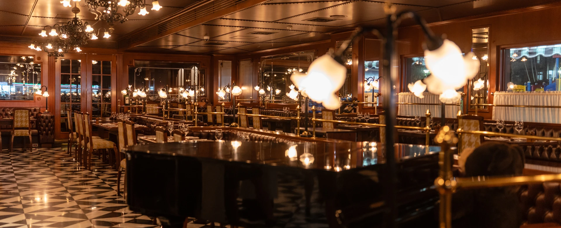 ALL_dining_26E05_NObvhYpCV9